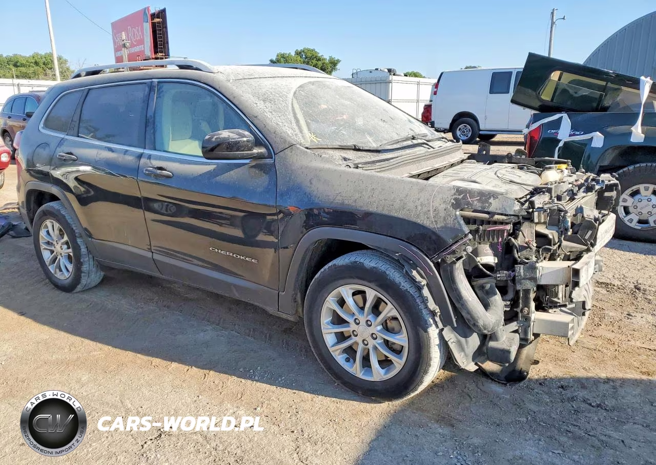 2019 Jeep Cherokee Latitude VIN:1C4PJMCX3KD125436 - 4