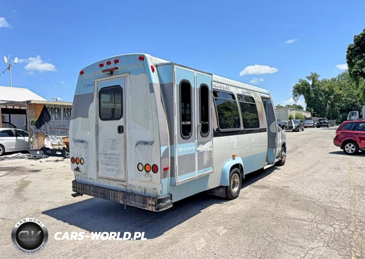 2010 Ford Econoline E450 Super Duty Cutaway Van VIN:1FDXE4FSXADA45159 - 4