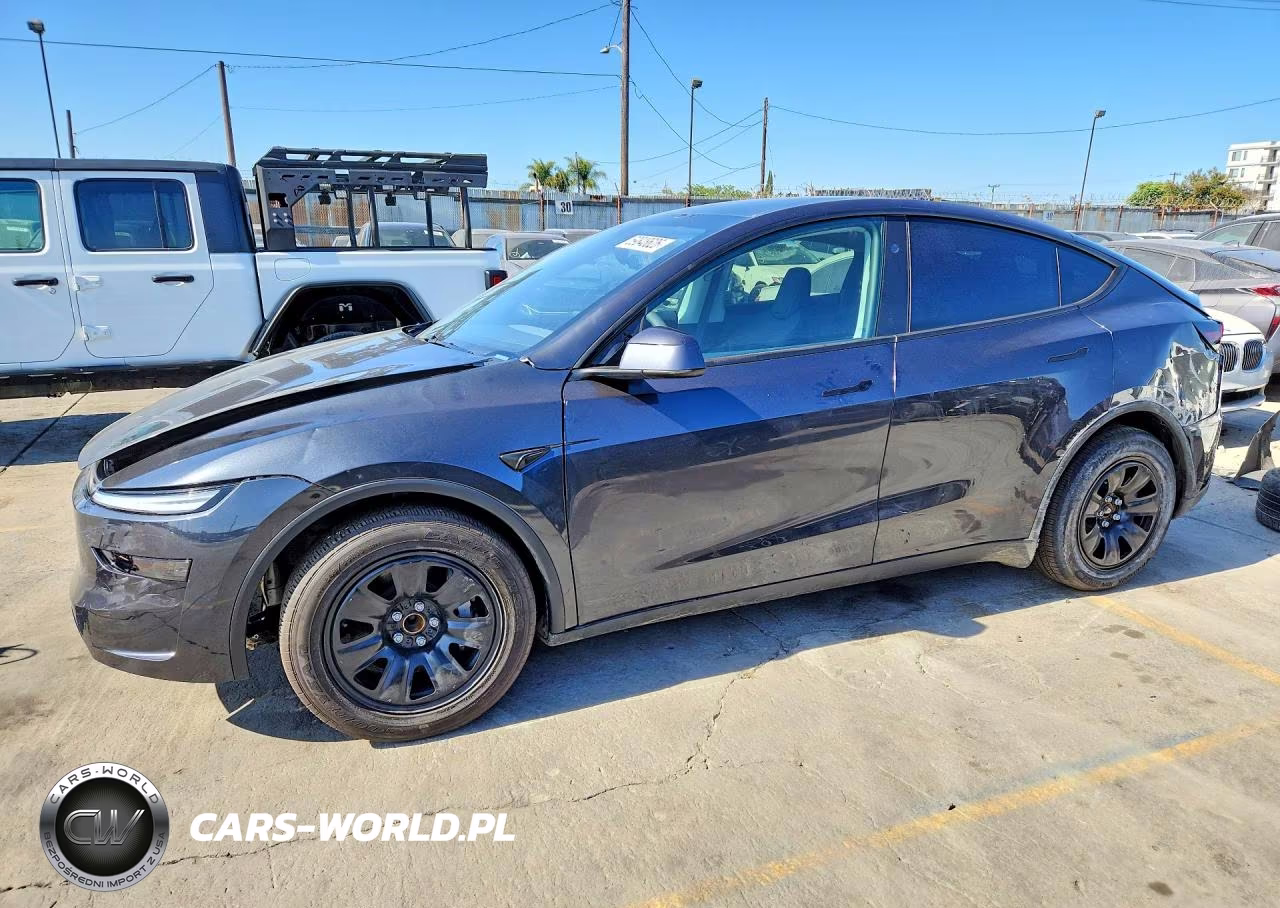2026 Tesla Model Y – zdjęcie 1 z 13