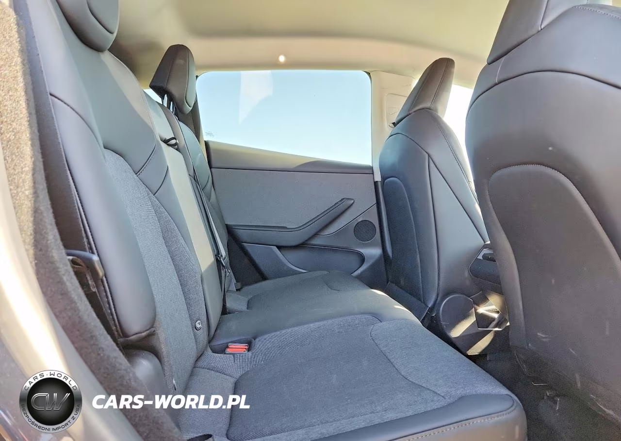 2026 Tesla Model Y VIN:7SAYGDED3TA590105 - 11