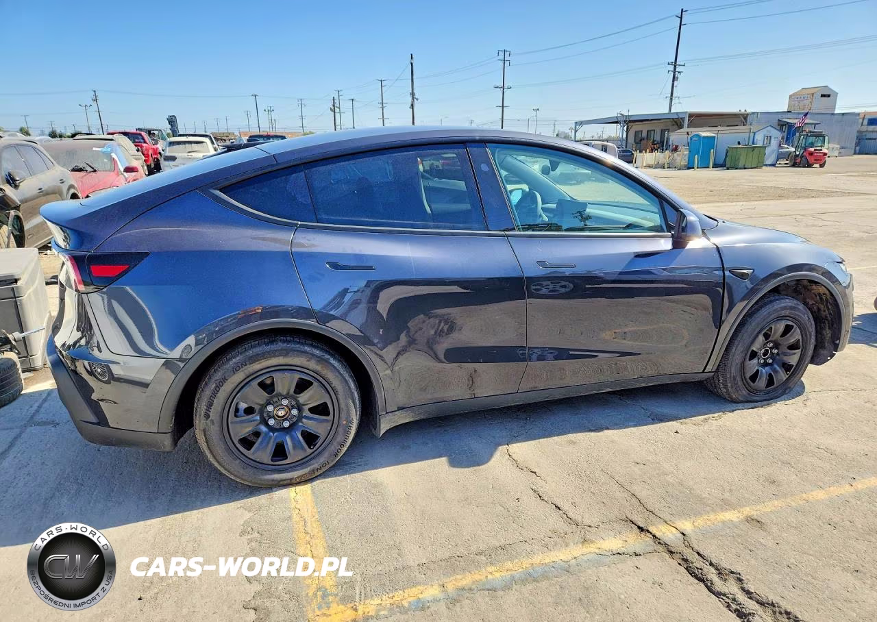 2026 Tesla Model Y VIN:7SAYGDED3TA590105 - 3
