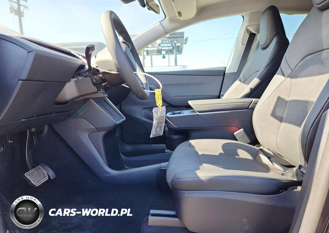 2026 Tesla Model Y VIN:7SAYGDED3TA590105 - 7