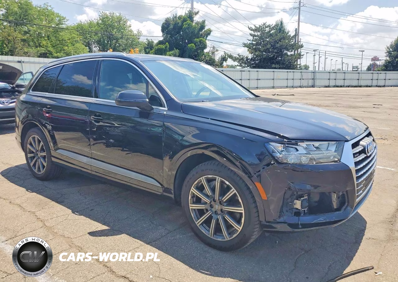 2017 Audi Q7 Premium Plus VIN:WA1LAAF70HD034703 - 4