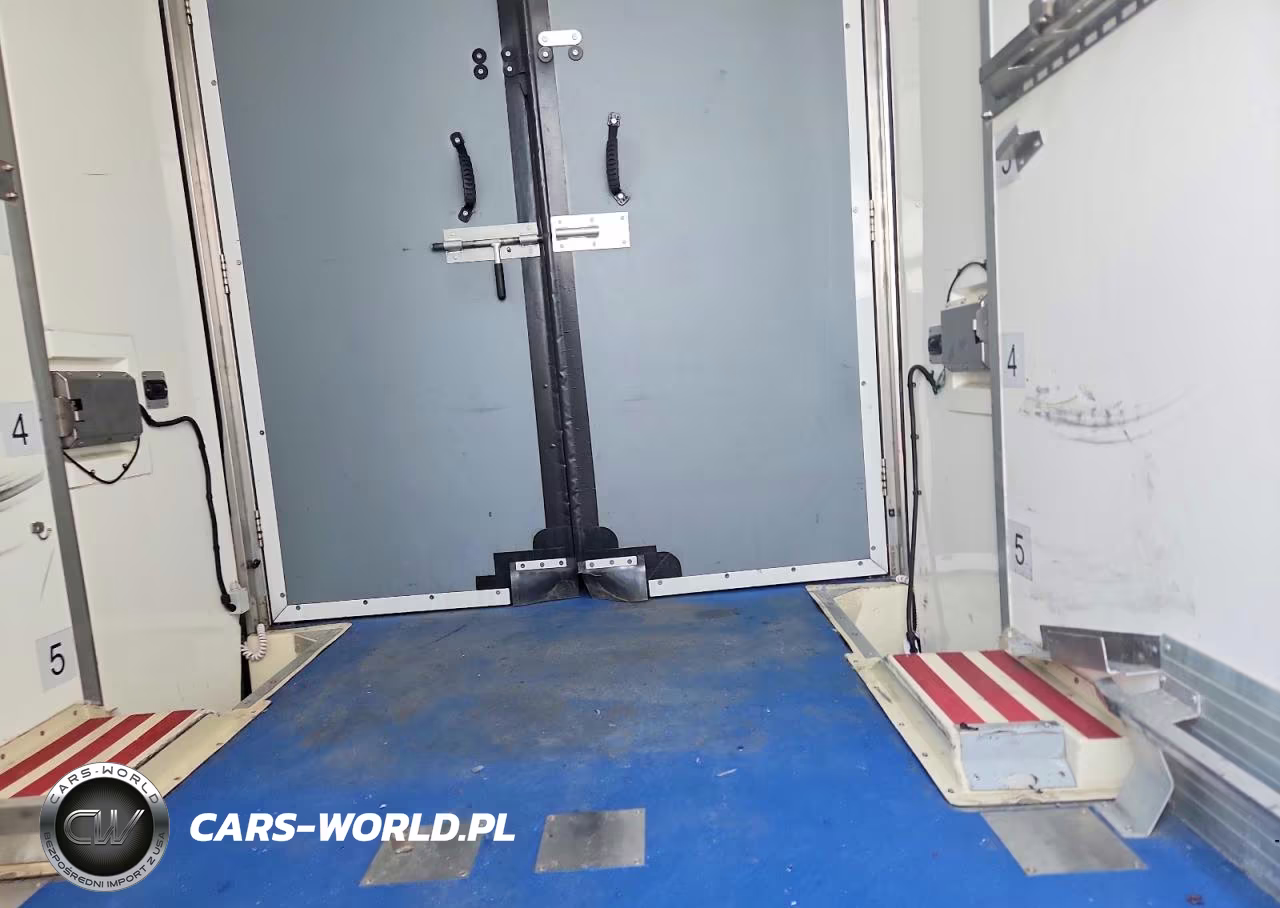 2020 Ford Transit Refrigerated Box Truck VIN:1FDBW5Z8XLKB11480 - 10