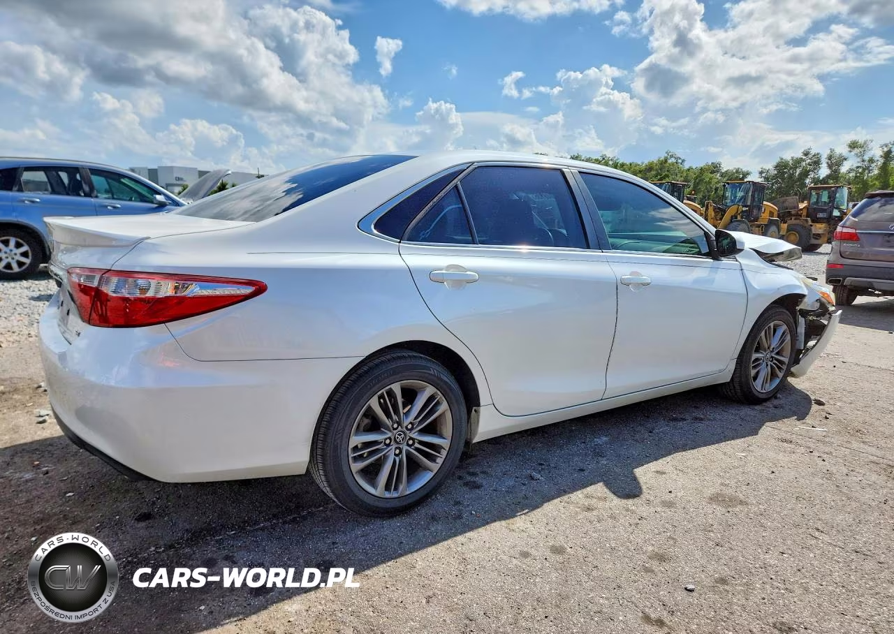 2016 Toyota Camry Se VIN:4T1BF1FK2GU202472 - 3