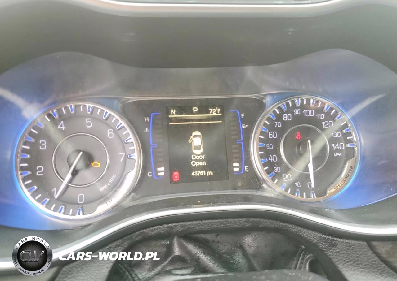 2017 Chrysler 200 Limited VIN:1C3CCCAB3HN508844 - 9