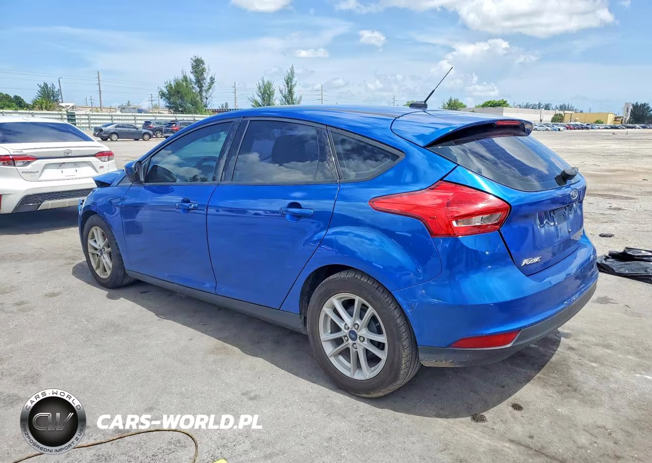 2018 Ford Focus Se VIN:1FADP3K2XJL268850 - 2