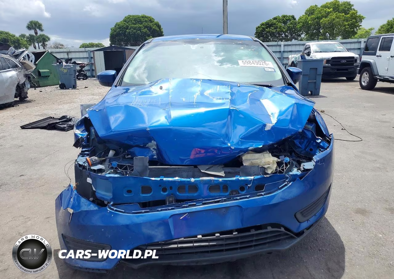 2018 Ford Focus Se VIN:1FADP3K2XJL268850 - 5
