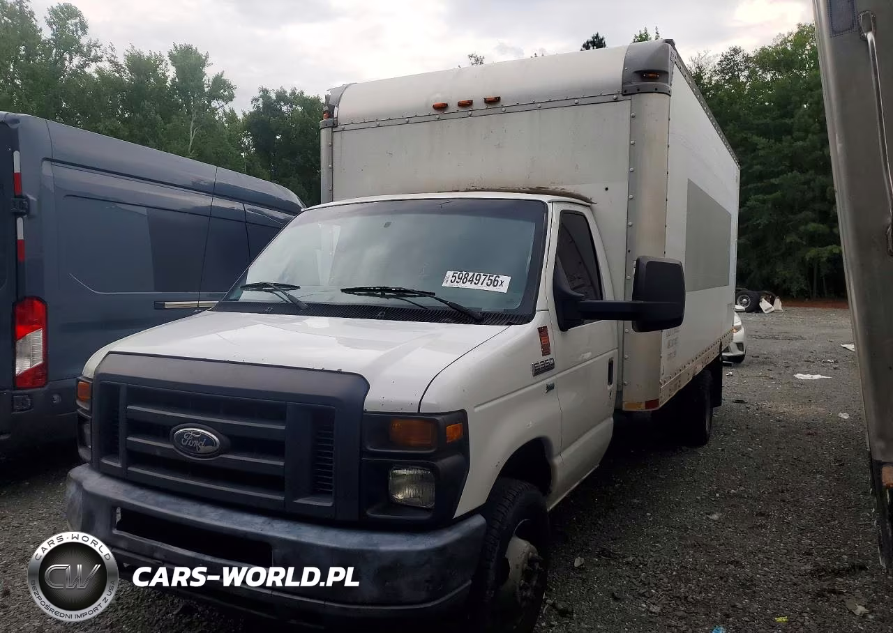 2015 Ford E-350 Cutaway – zdjęcie 1 z 12