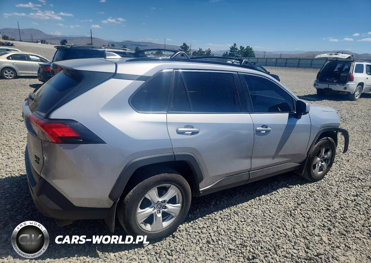 2020 Toyota Rav4 Xle VIN:2T3P1RFV9LC134915 - 3