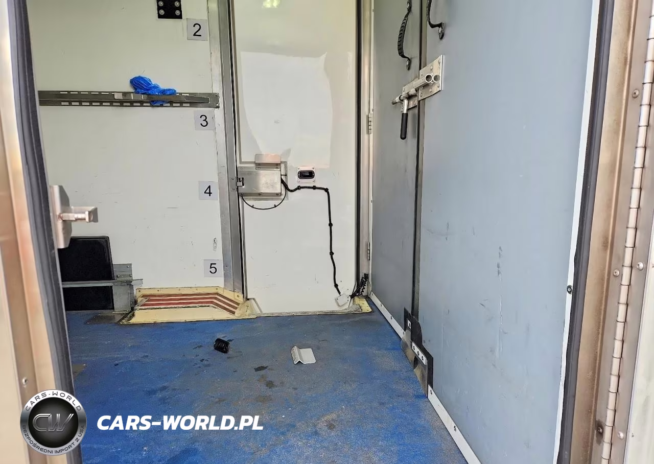 2021 Ford Transit Delivery Truck VIN:1FDBW5Z80MKA84288 - 10