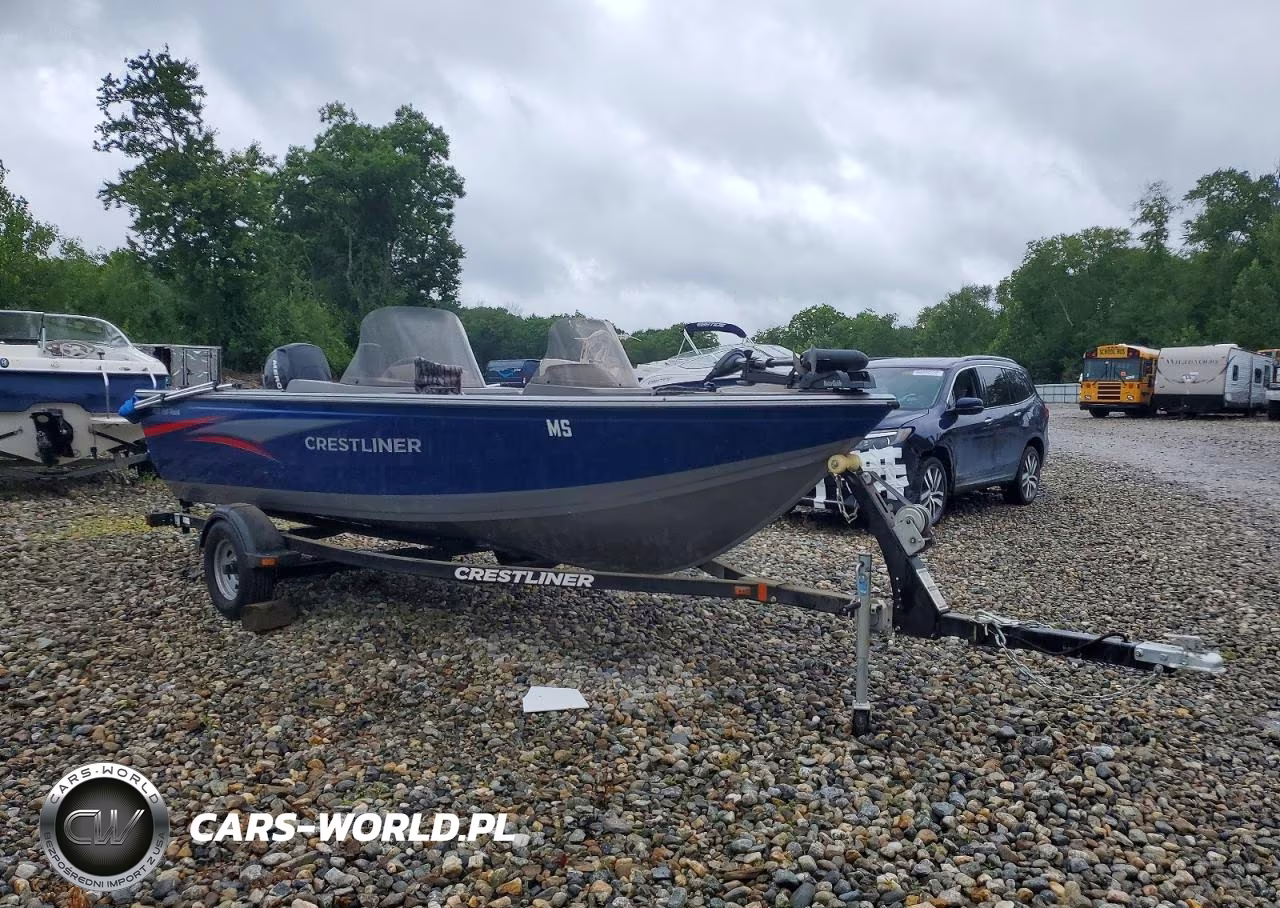 2014 Crestliner Fishing Boat