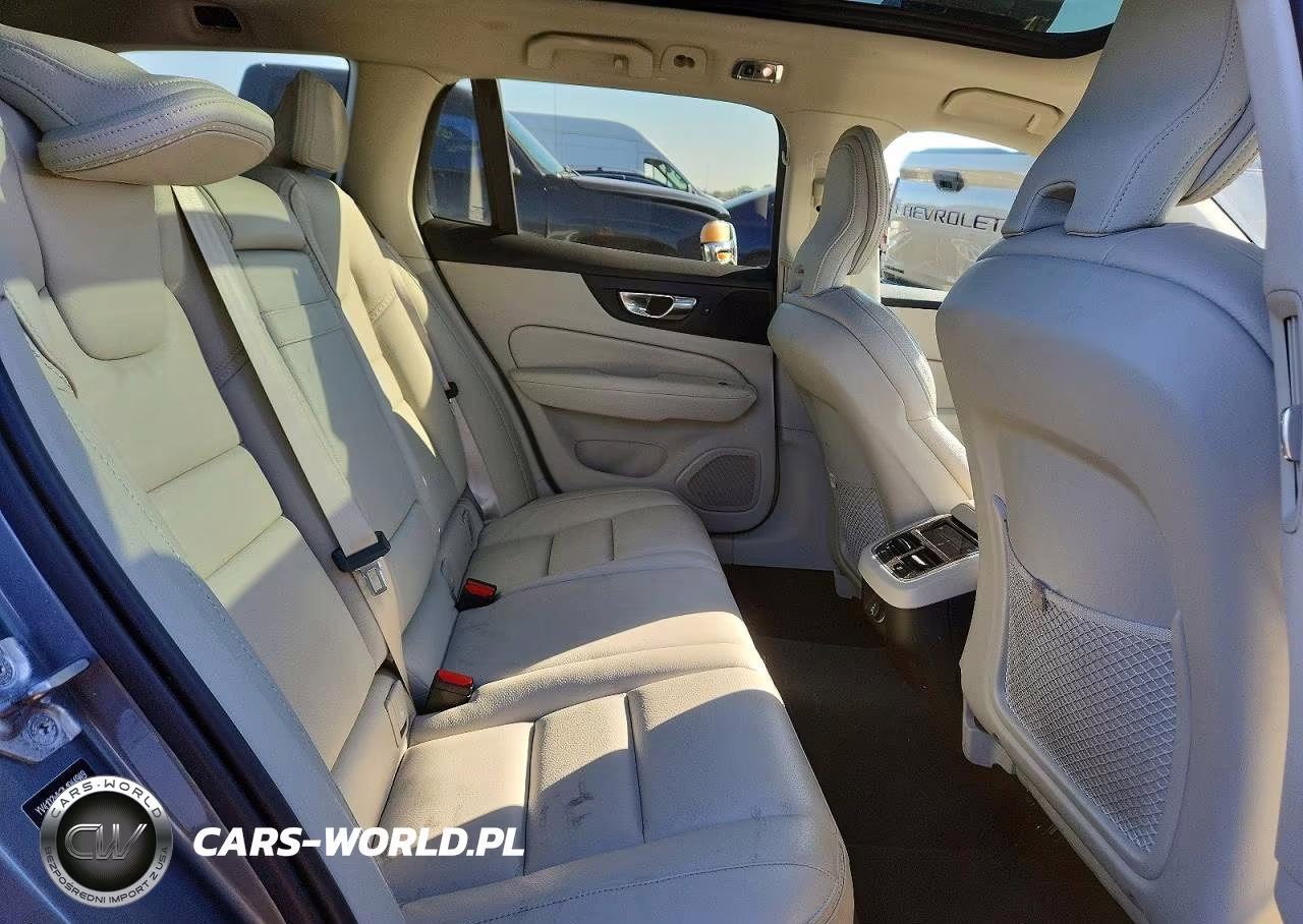 2020 Volvo V60 Cross Country T5 Momentum VIN:YV4102WK3L1044949 - 10