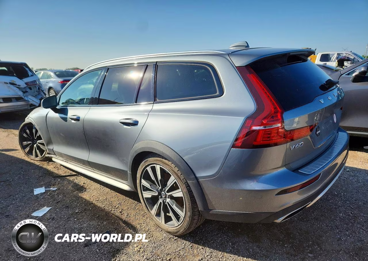 2020 Volvo V60 Cross Country T5 Momentum VIN:YV4102WK3L1044949 - 2