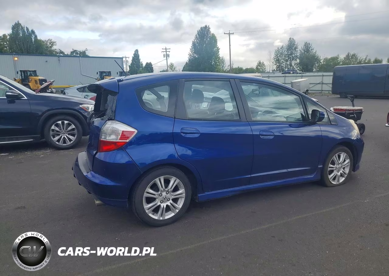 2010 Honda Fit Sport VIN:JHMGE8G48AS028088 - 3