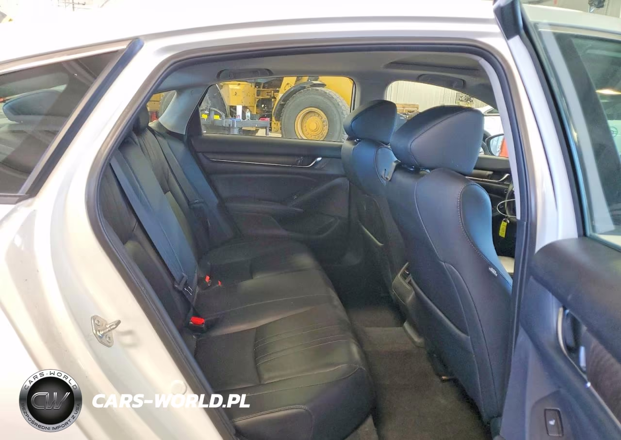 2018 Honda Accord Touring VIN:1HGCV1F98JA057943 - 10