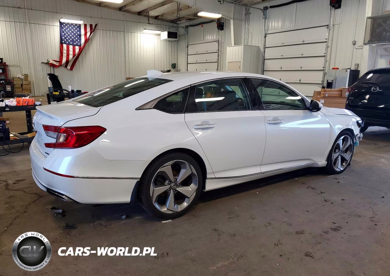 2018 Honda Accord Touring VIN:1HGCV1F98JA057943 - 3