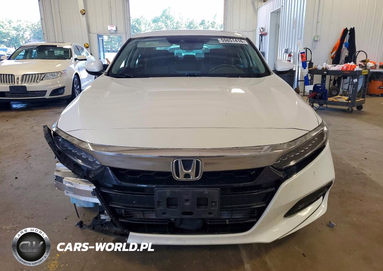 2018 Honda Accord Touring VIN:1HGCV1F98JA057943 - 5