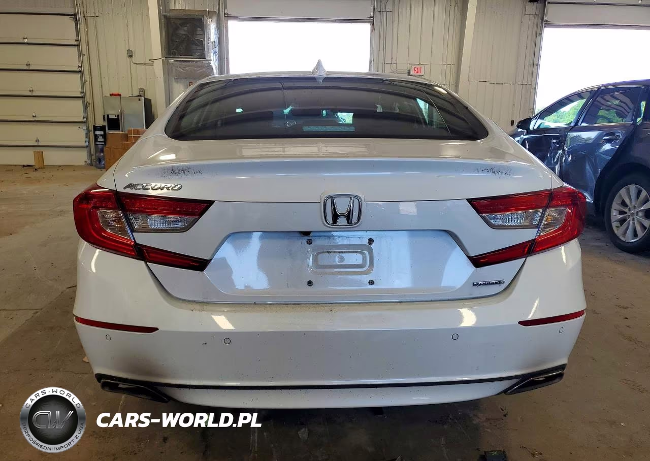 2018 Honda Accord Touring VIN:1HGCV1F98JA057943 - 6