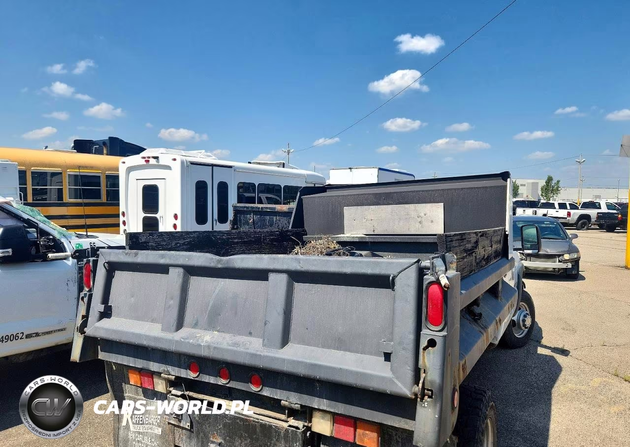 2003 Chevrolet Silverado C3500 VIN:1GBJC34U43E131275 - 10
