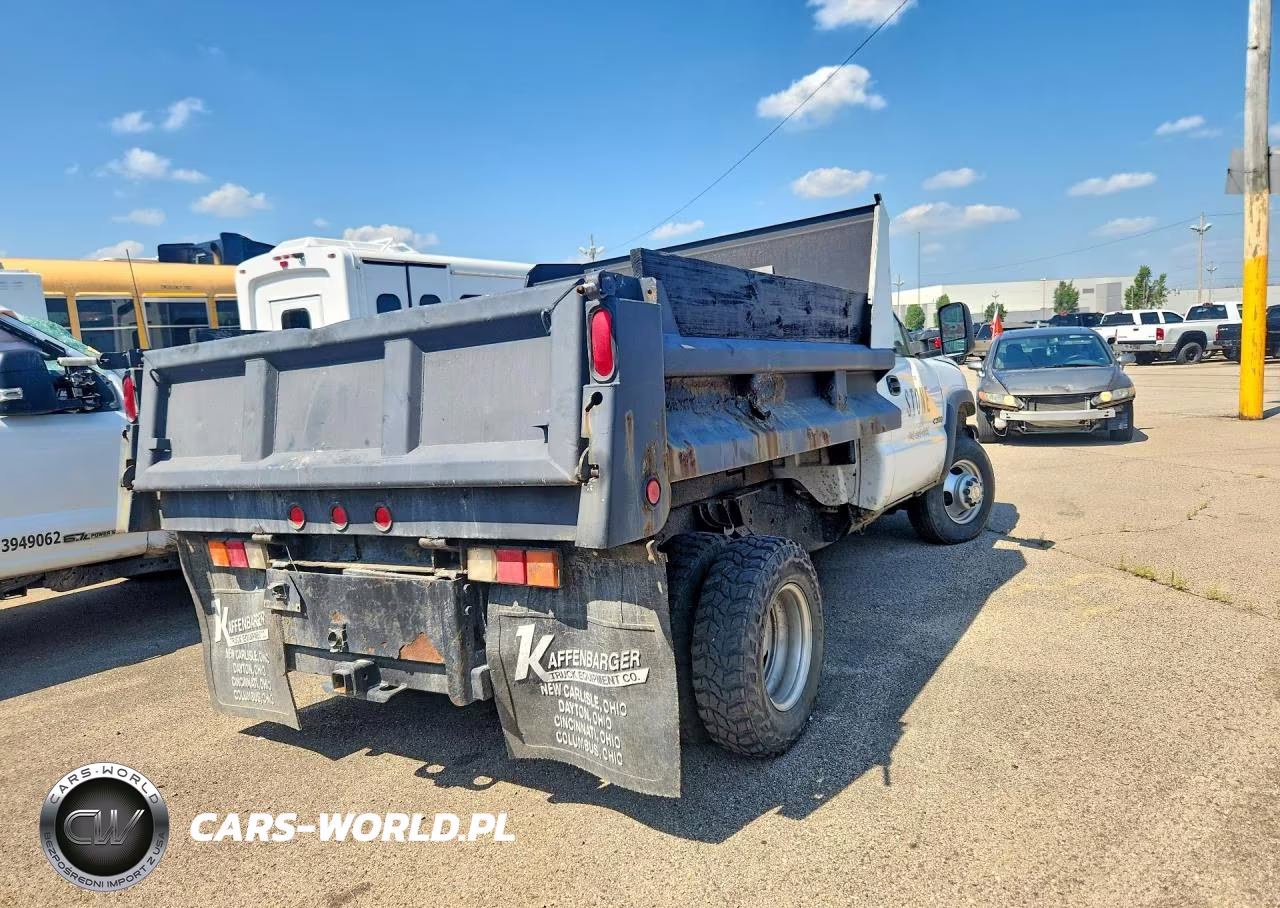 2003 Chevrolet Silverado C3500 VIN:1GBJC34U43E131275 - 3