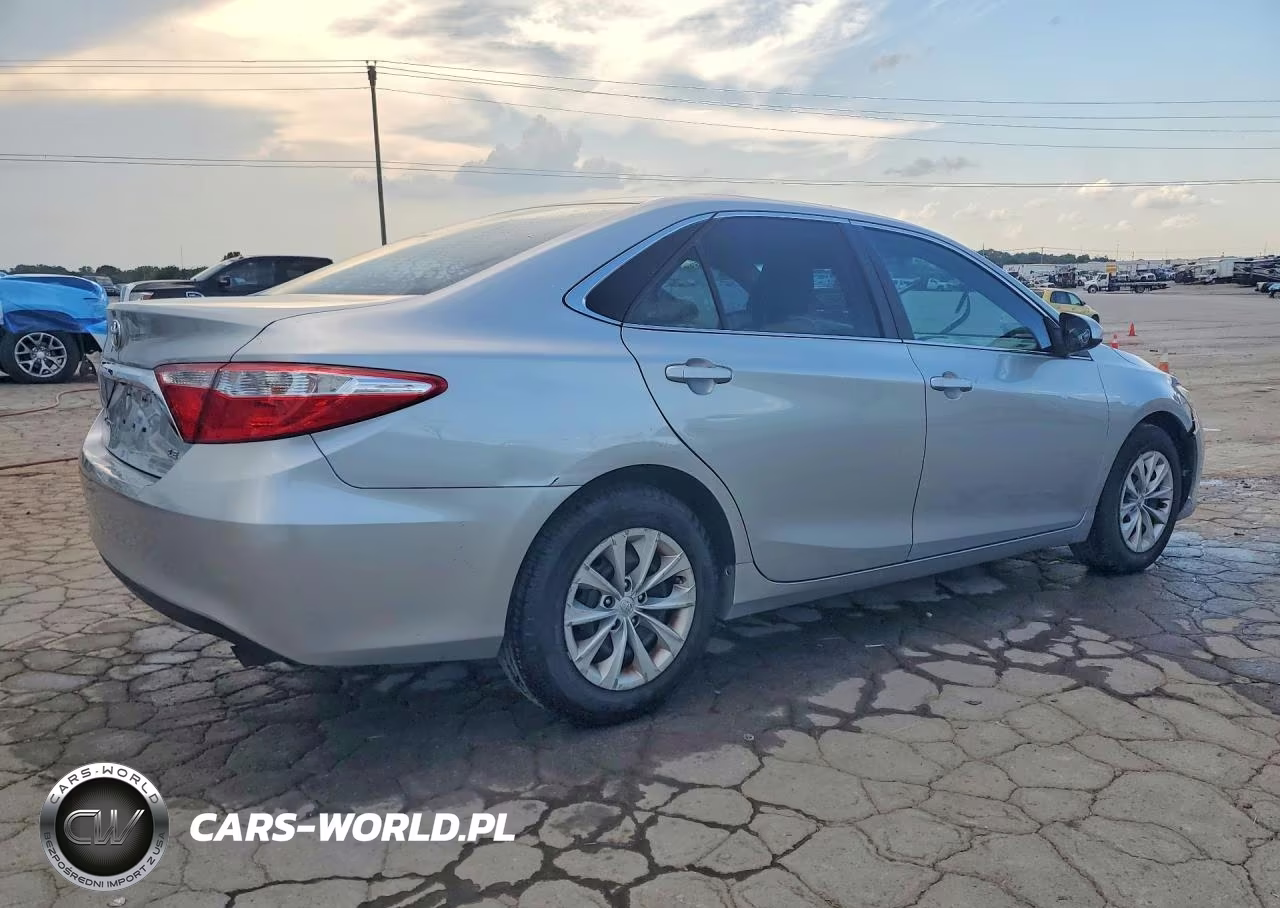 2016 Toyota Camry Le VIN:4T4BF1FKXGR532320 - 3