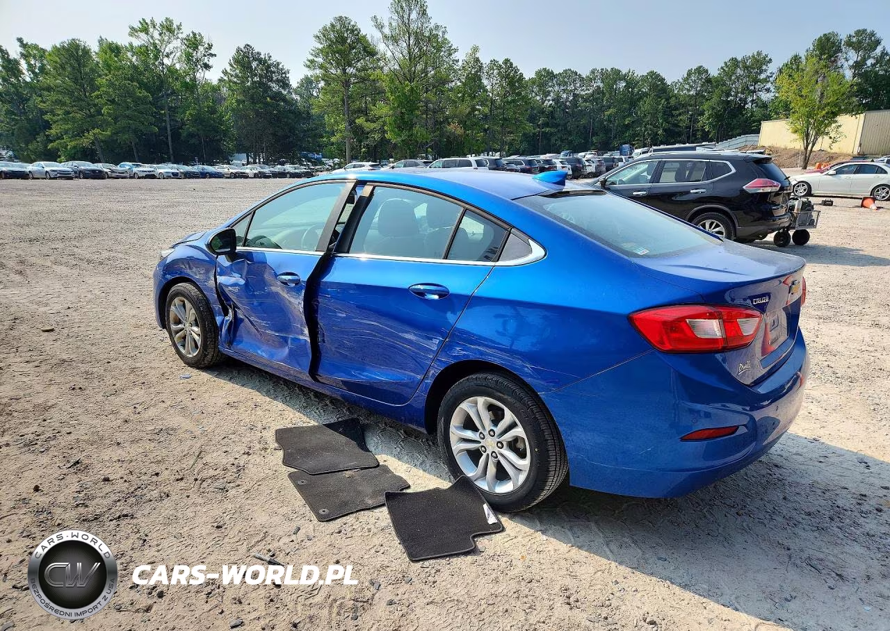 2019 Chevrolet Cruze Lt VIN:1G1BE5SM2K7108078 - 2