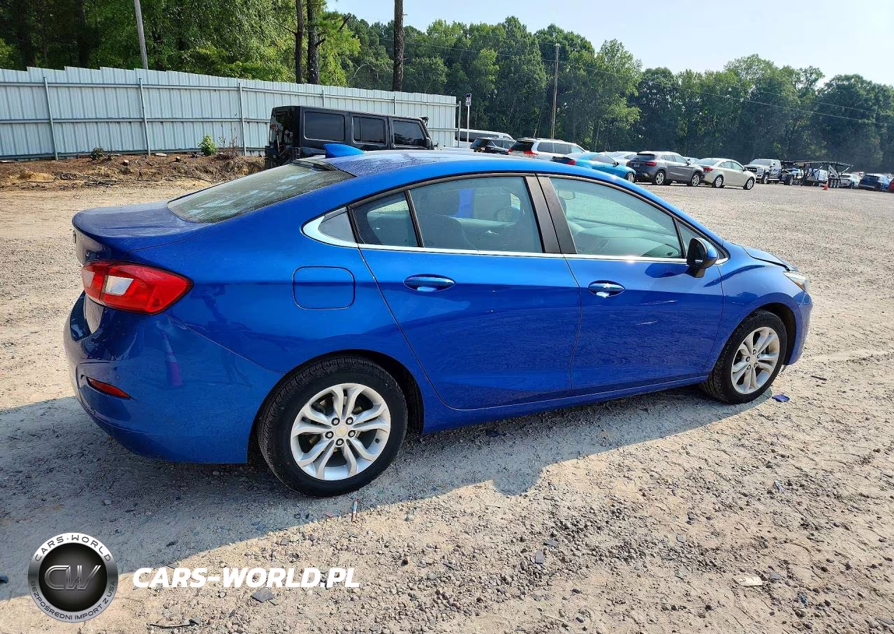 2019 Chevrolet Cruze Lt VIN:1G1BE5SM2K7108078 - 3