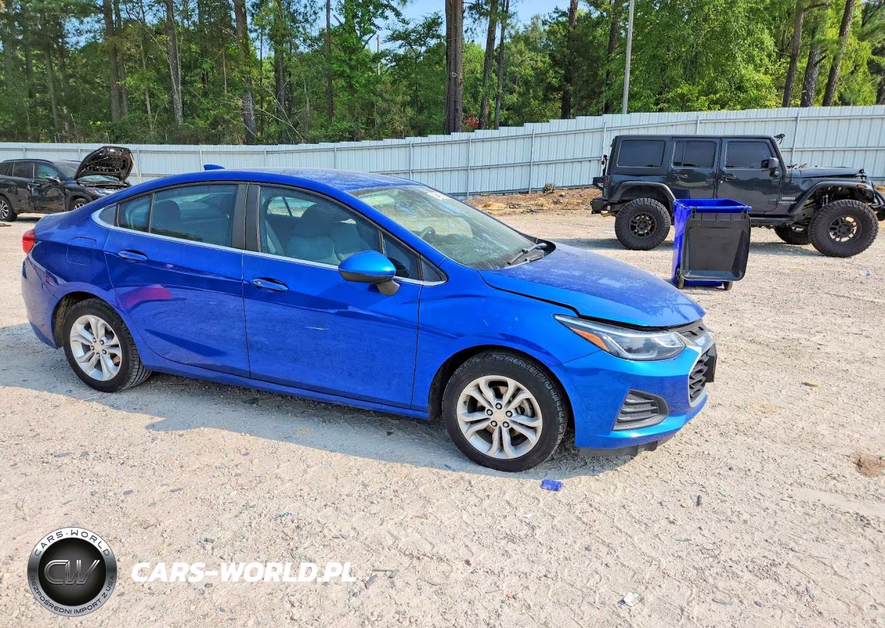 2019 Chevrolet Cruze Lt VIN:1G1BE5SM2K7108078 - 4