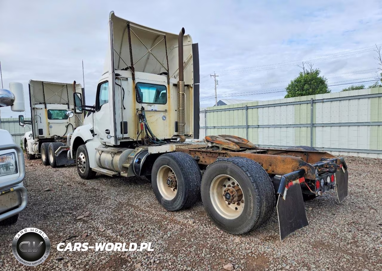 2015 Kenworth T880 Semi Truck VIN:1XKZD49X8FJ423211 - 3