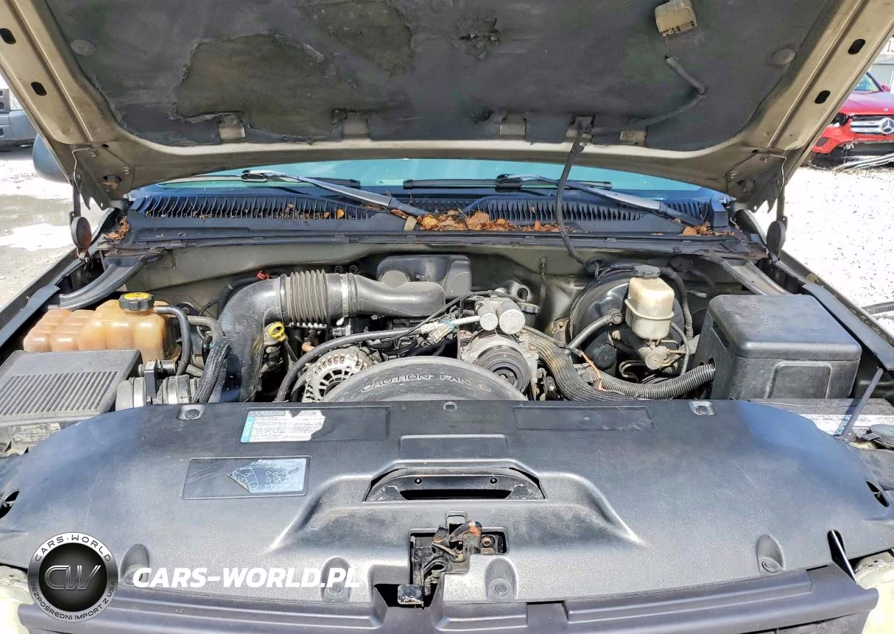 2000 Chevrolet Silverado C1500 VIN:1GCEC14W1YE156063 - 11