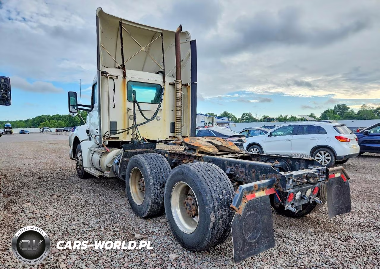2015 Kenworth T880 Semi Truck VIN:1XKZD49XXFJ461894 - 3
