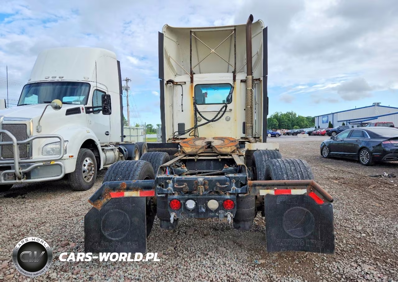 2015 Kenworth T880 Semi Truck VIN:1XKZD49XXFJ461894 - 9