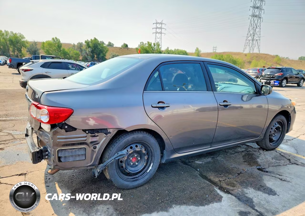 2013 Toyota Corolla Le VIN:5YFBU4EE2DP110987 - 3
