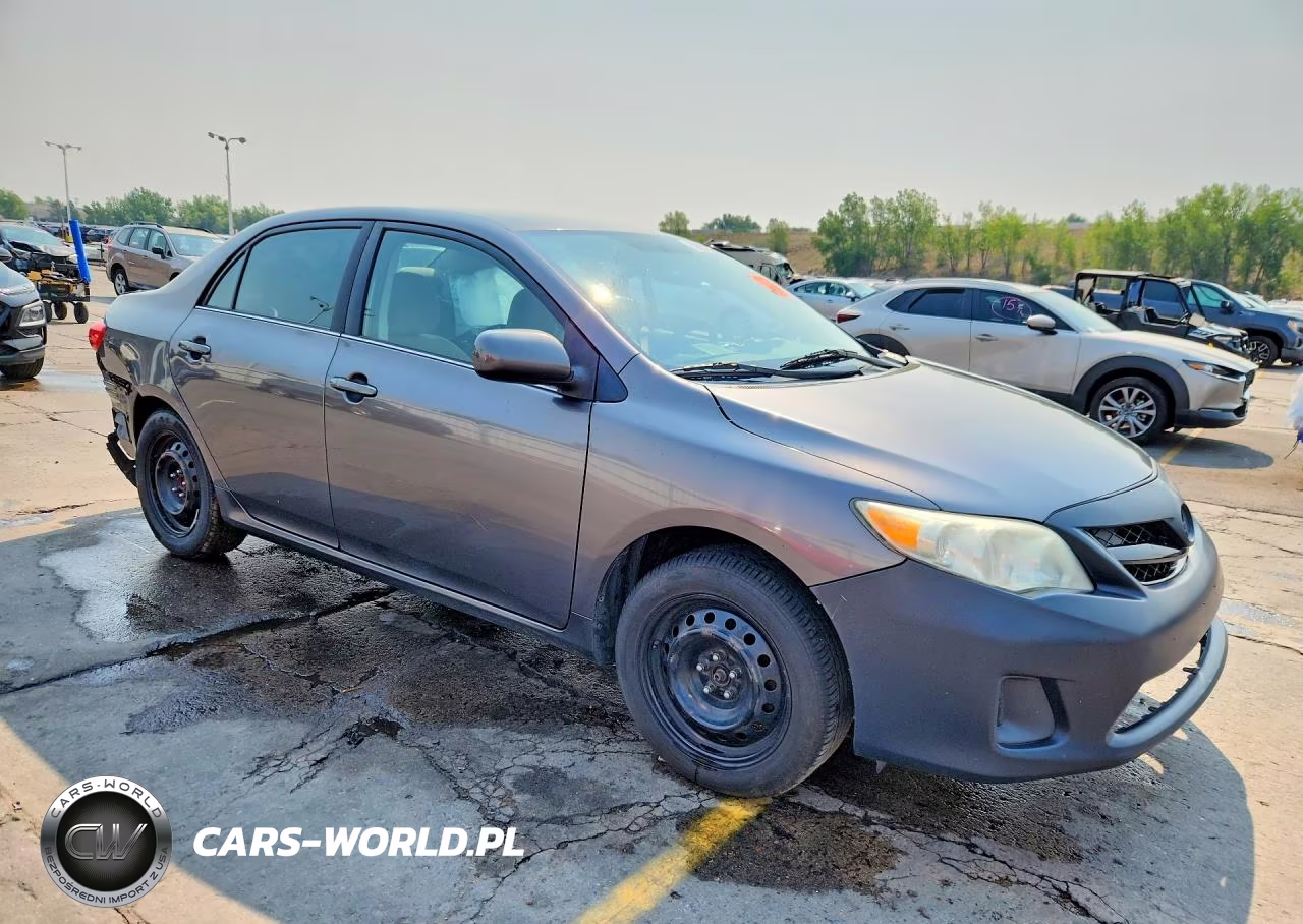 2013 Toyota Corolla Le VIN:5YFBU4EE2DP110987 - 4