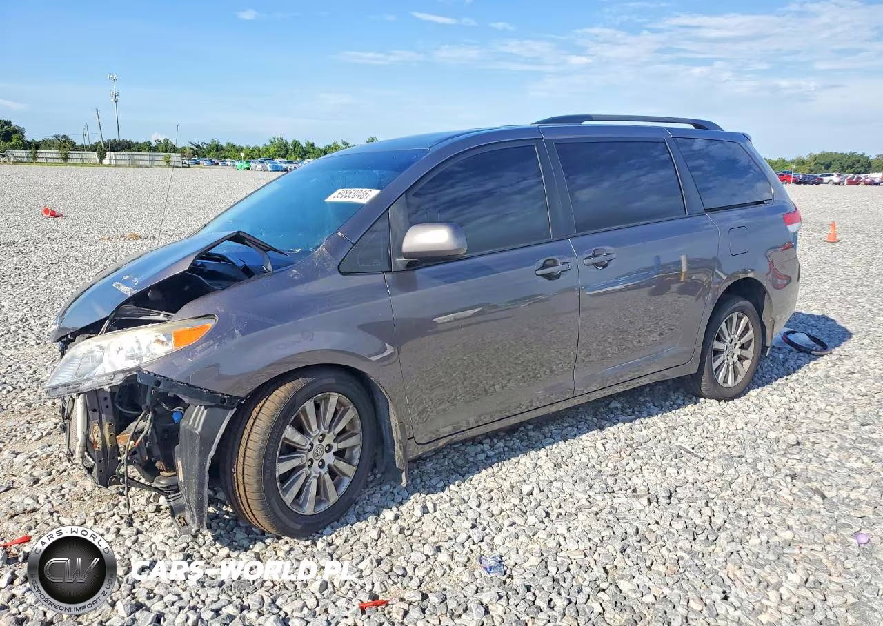 2011 Toyota Sienna Xle 7-Passenger – zdjęcie 1 z 13