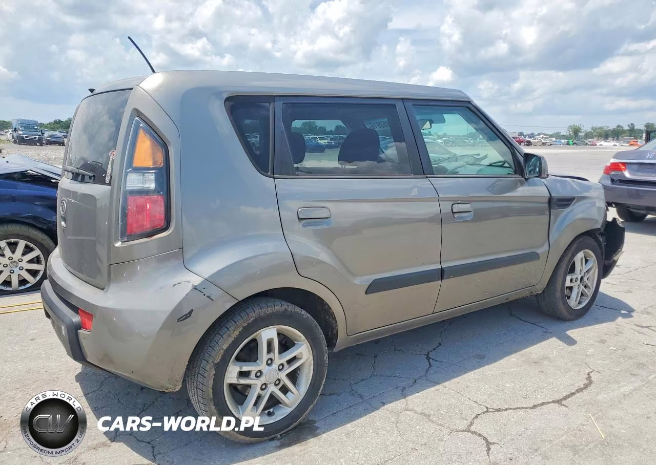 2010 Kia Soul + VIN:KNDJT2A23A7161054 - 3
