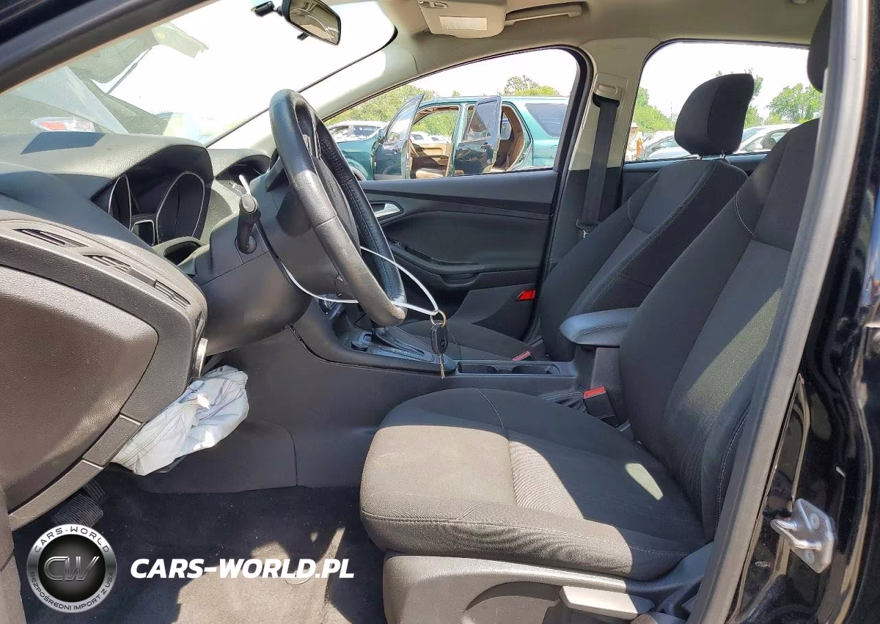 2018 Ford Focus Se VIN:1FADP3K28JL243719 - 7