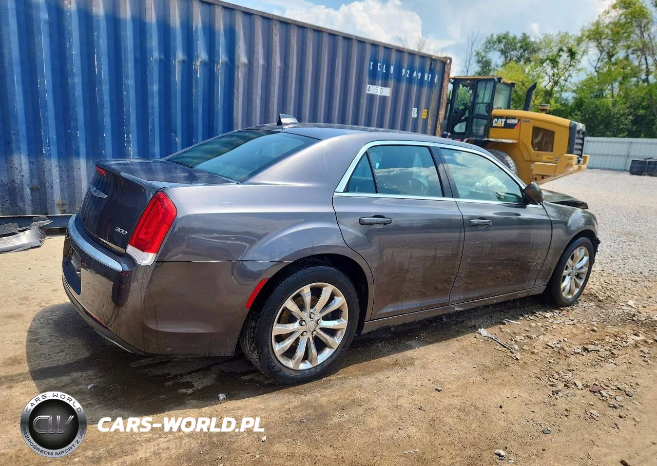 2015 Chrysler 300 Limited VIN:2C3CCARG9FH849451 - 3