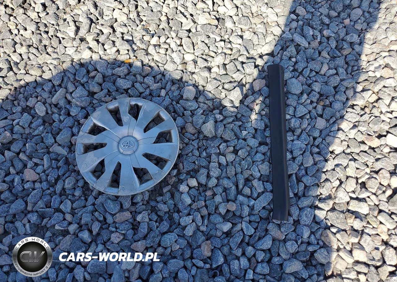2015 Toyota Yaris 5-Door L VIN:VNKKTUD39FA047517 - 12