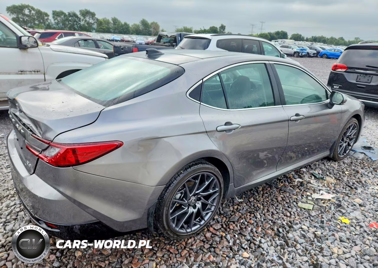 2026 Toyota Camry Xle VIN:4T1DAACKXTU658158 - 3