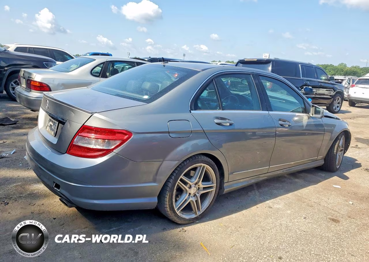2010 Mercedes-Benz C-Class VIN:WDDGF5EB7AR090819 - 3