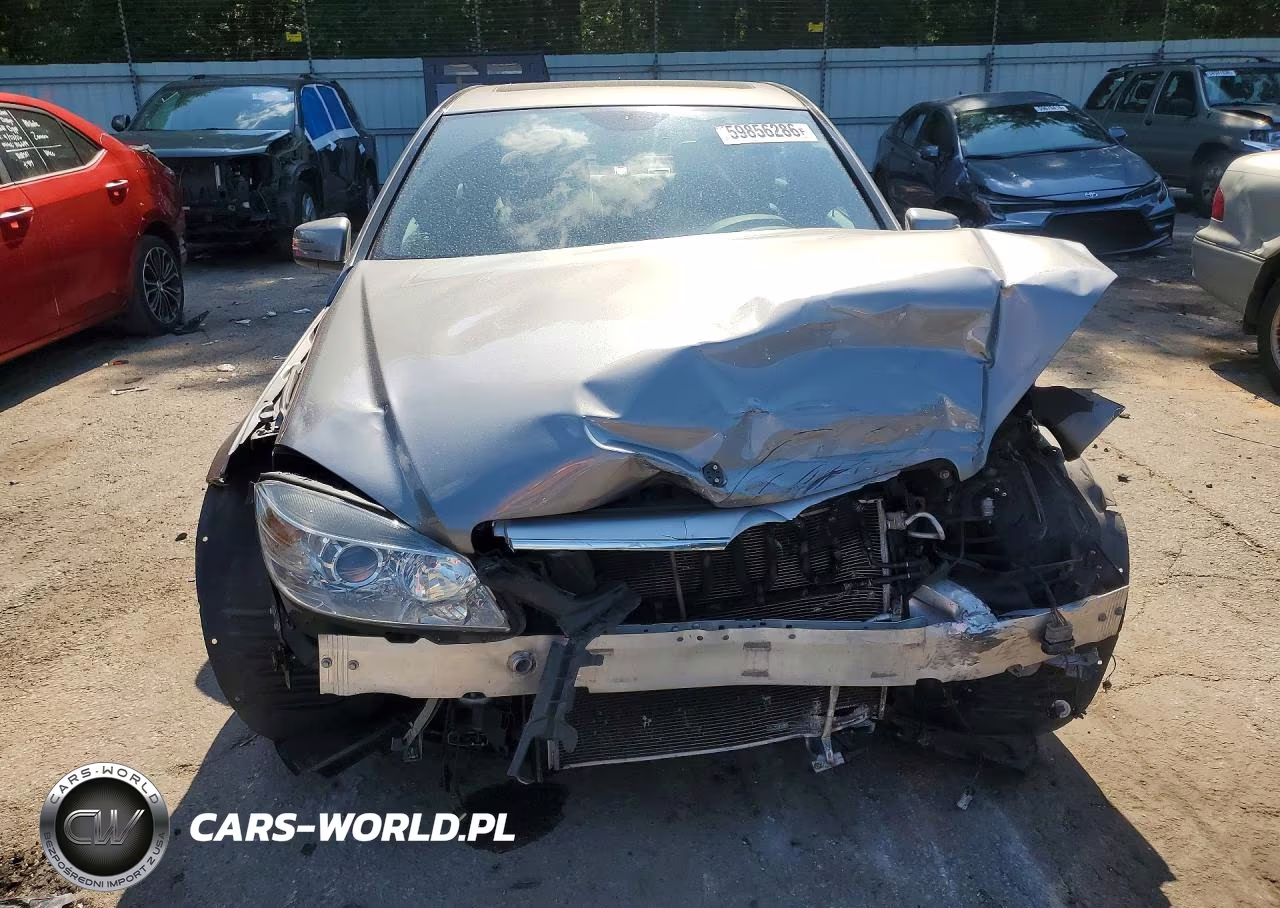 2010 Mercedes-Benz C-Class VIN:WDDGF5EB7AR090819 - 5