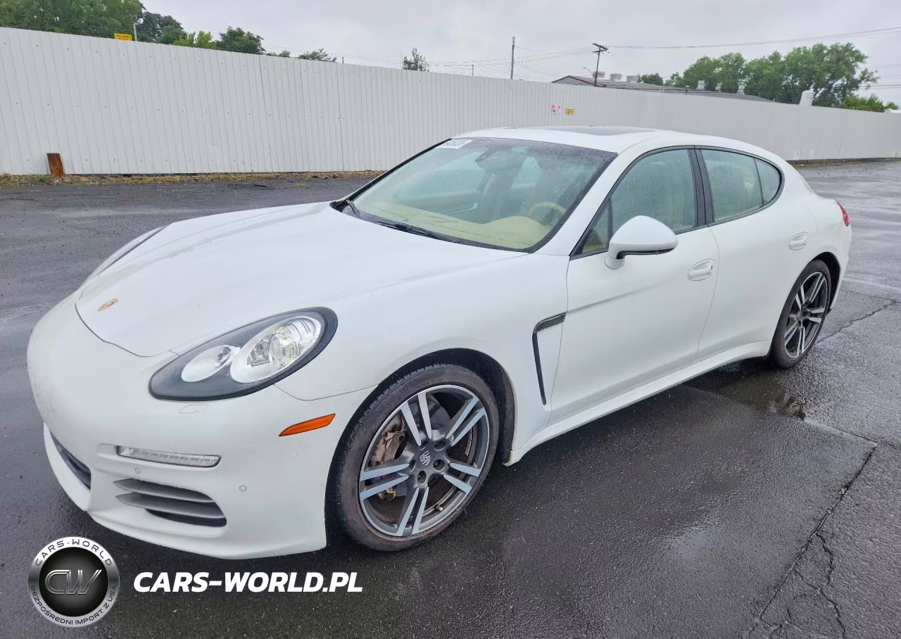 2015 Porsche Panamera 4S
