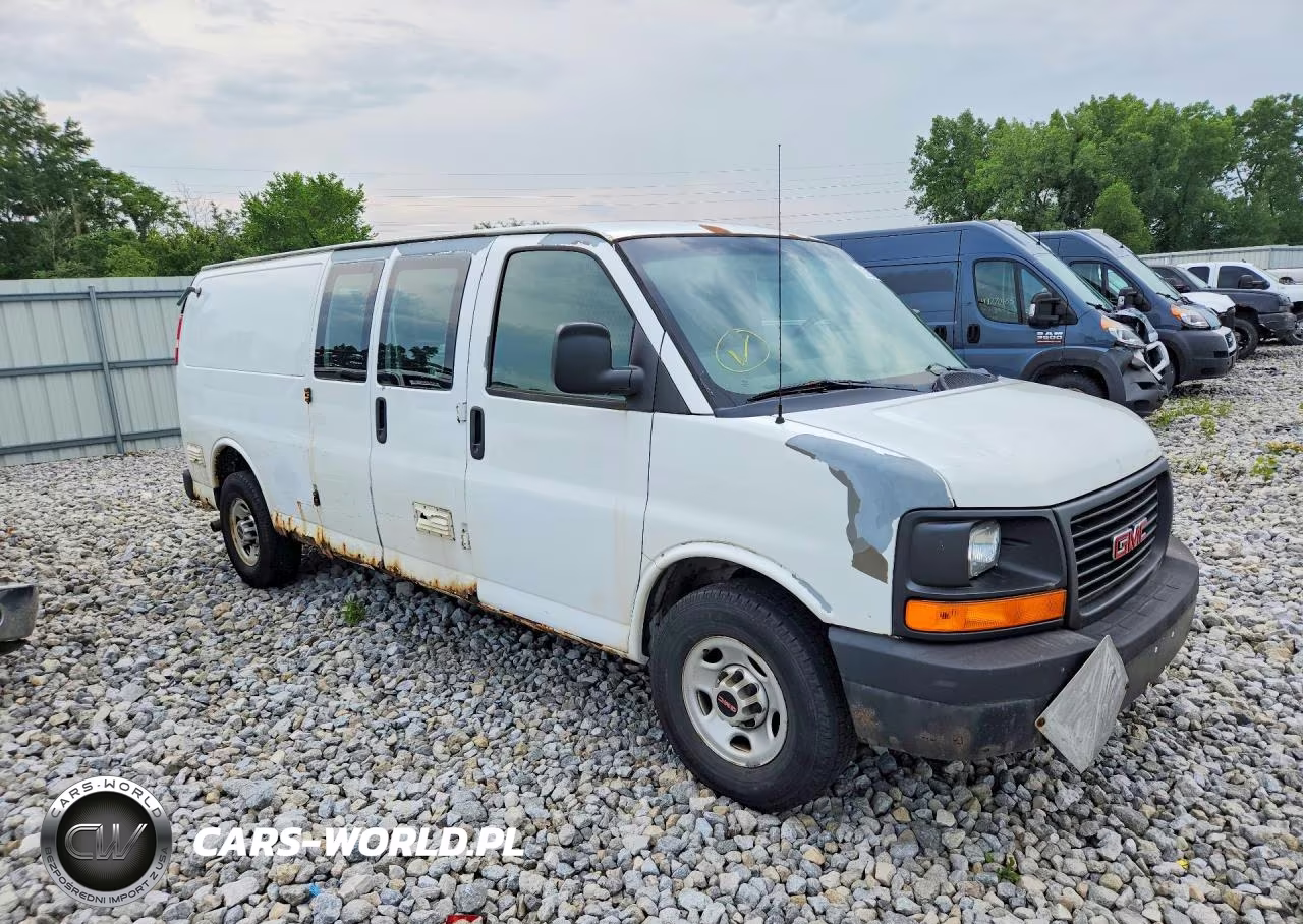 2010 GMC Savana G3500 VIN:1GT2GUBG7A1151192 - 4