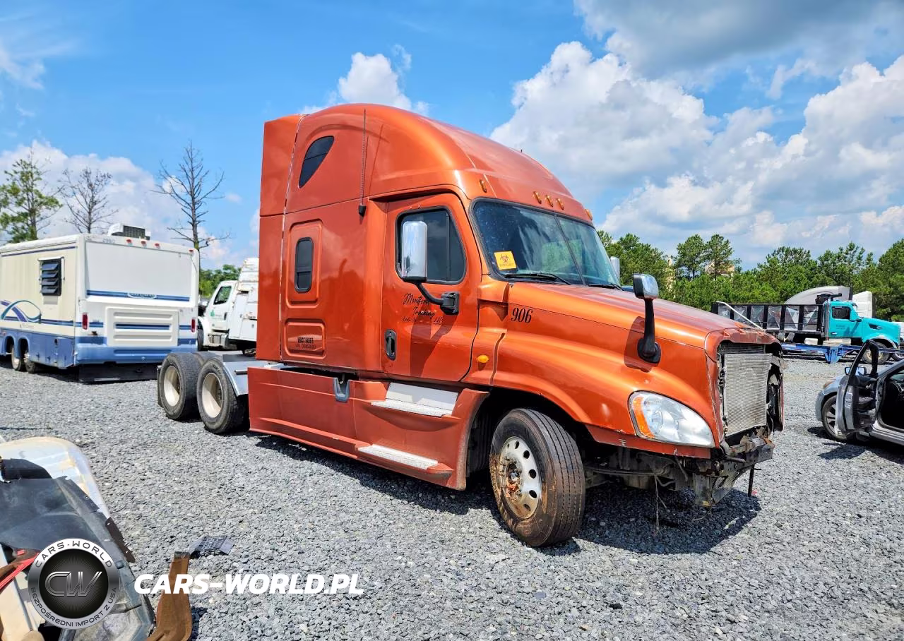 2013 Freightliner Cascadia Semi Truck VIN:1FUJGLDR4DSBS2800 - 4