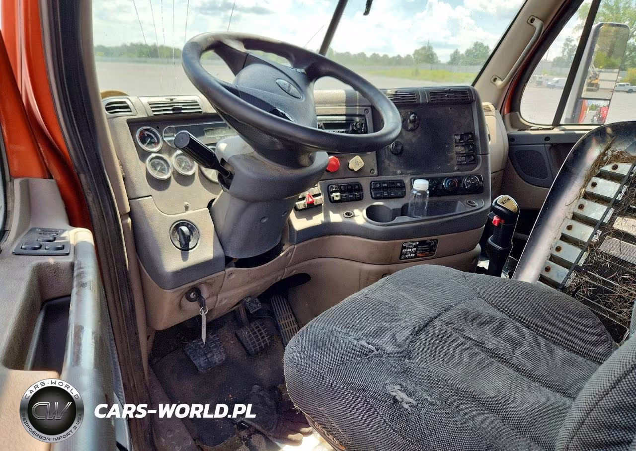 2013 Freightliner Cascadia Semi Truck VIN:1FUJGLDR4DSBS2800 - 8