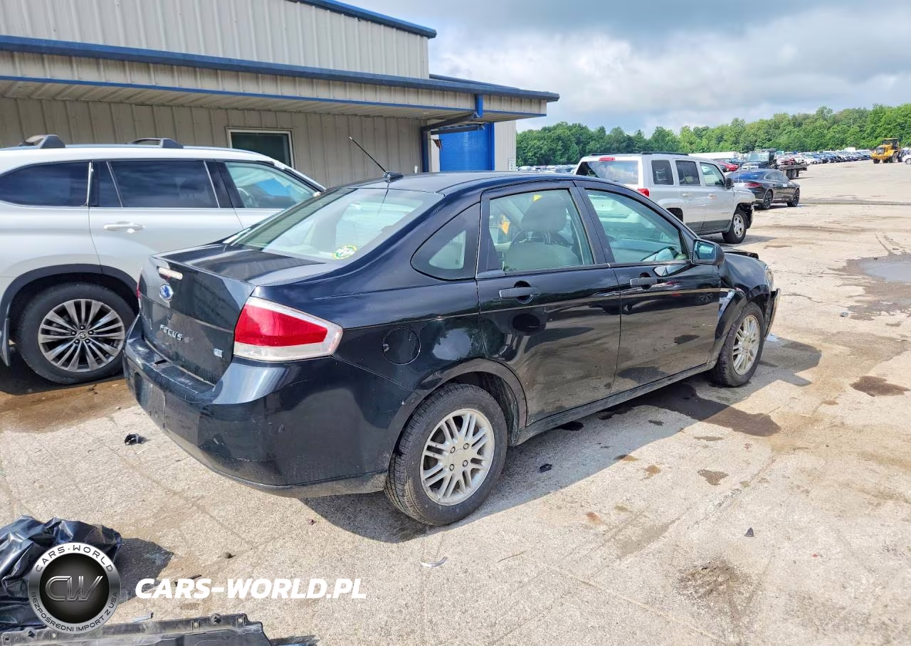 2008 Ford Focus Se VIN:1FAHP35N58W220849 - 3