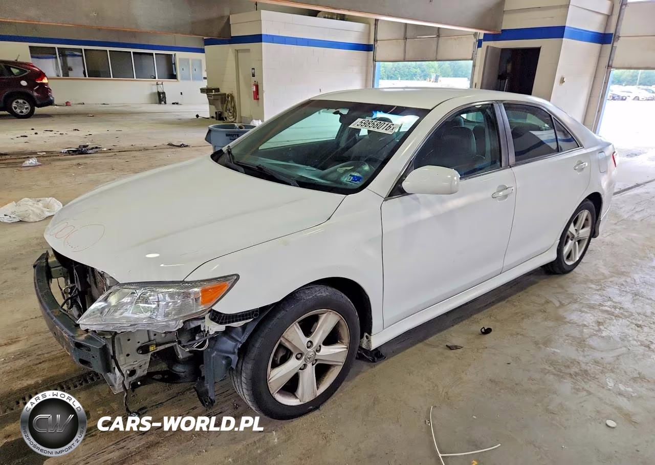 2011 Toyota Camry Se V6 – zdjęcie 1 z 13