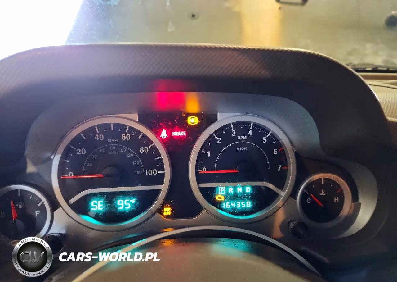2007 Jeep Wrangler Sahara VIN:1J4GA59157L149737 - 9